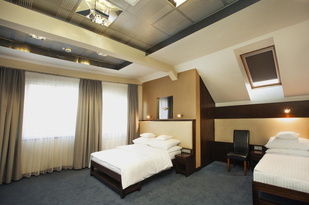 Hotel Inter Bielany Wroclawskie Luaran gambar